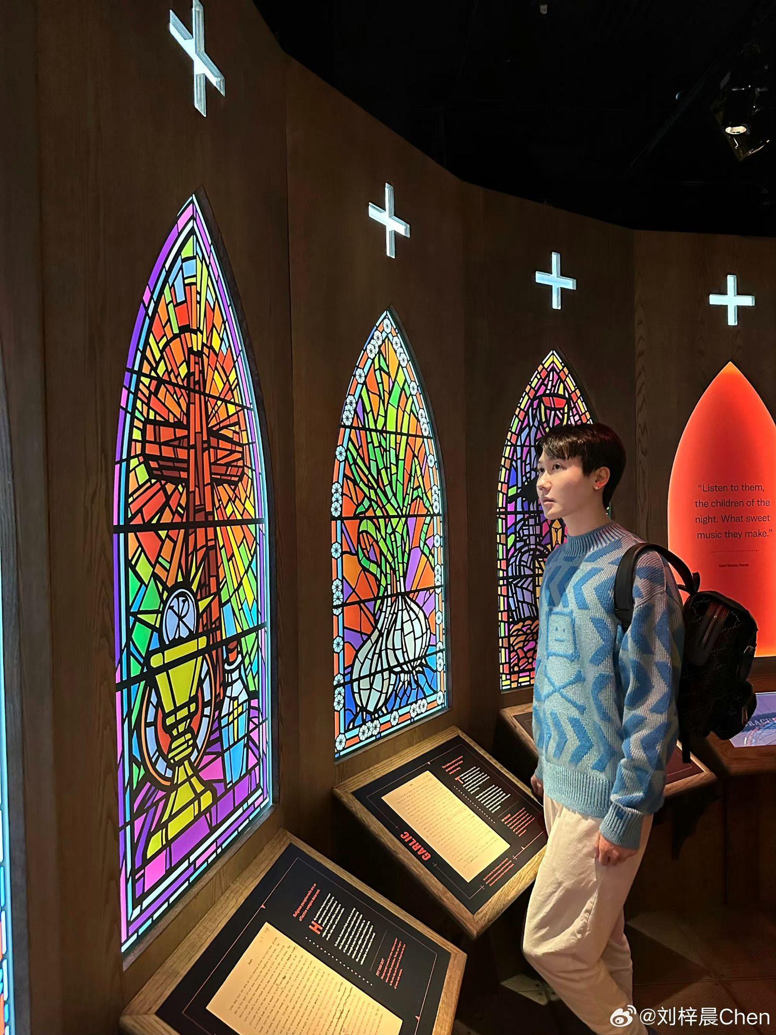 「蛇精男」劉梓晨公開近照。