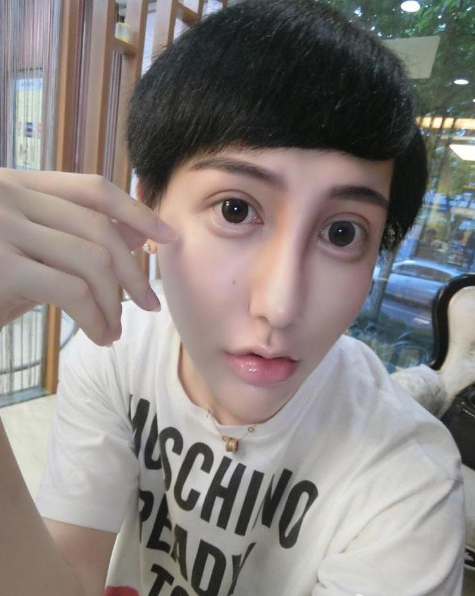 劉梓晨現時正於美國生活。