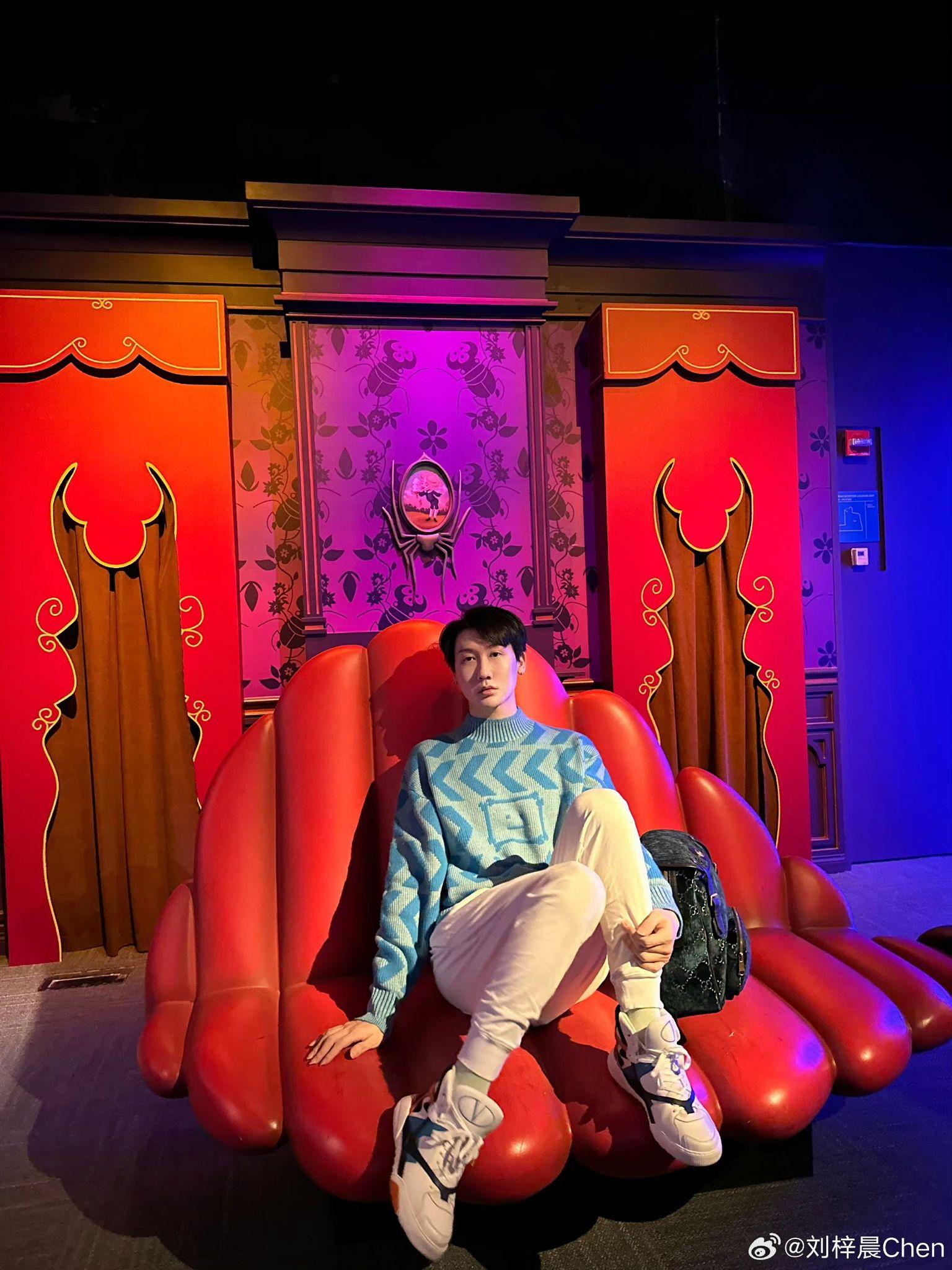 「蛇精男」劉梓晨公開近照。