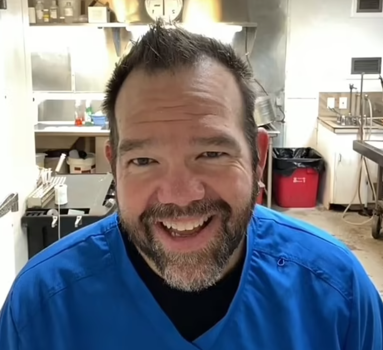 萊德福德指平日工作盡量不帶個人感情,但有時仍是會被遺體所震撼。(互聯網)