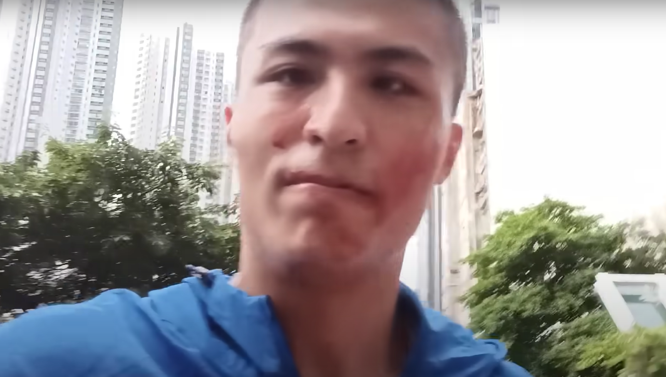 劉馬車在Youtube拍片向香港人道歉,及後自首。(youtube截圖)