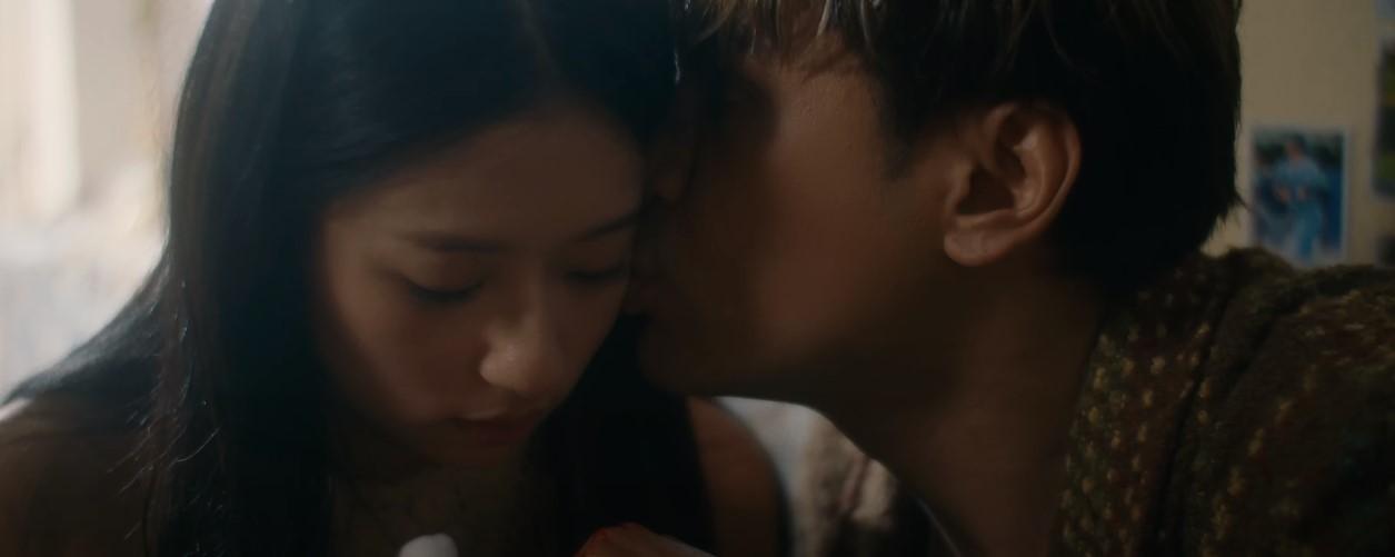 陳零九在《我們都是別人口中的壞人》的MV中,與Kayan9896扮演情侶。