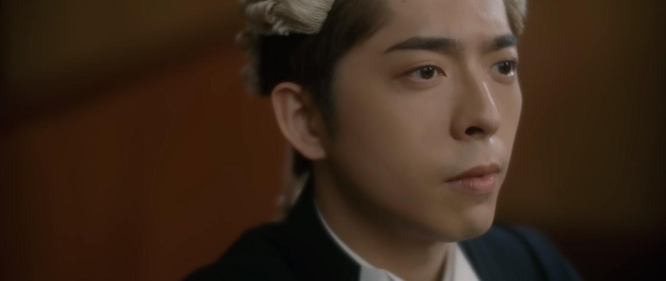 Edan在MV中成為律師替好友陳零九脫罪。