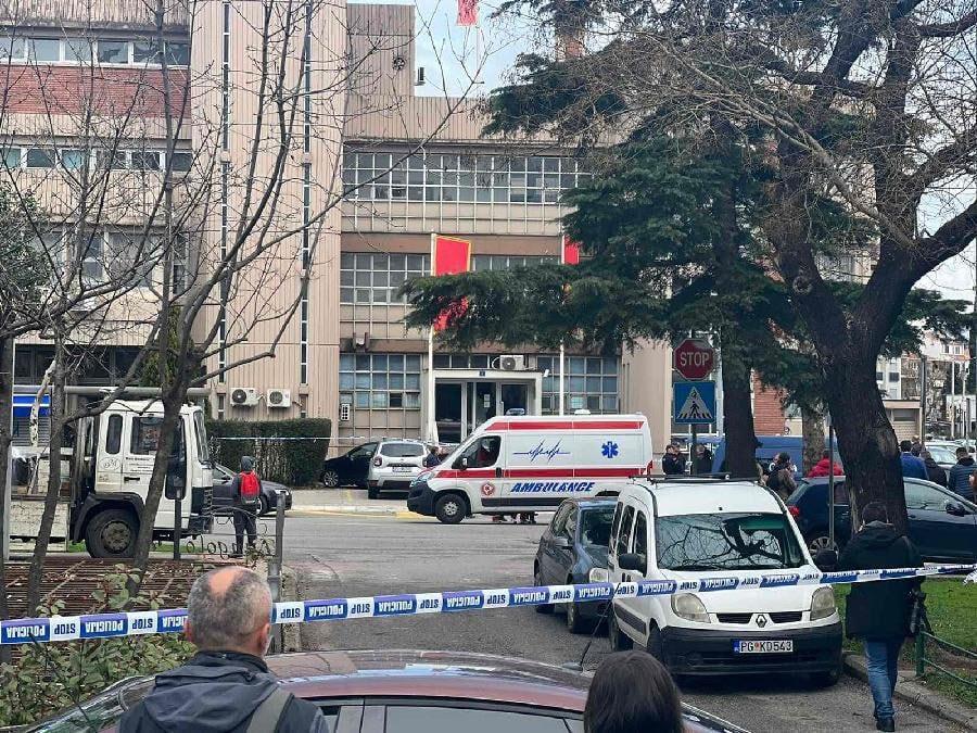 基輔法庭男疑犯上庭後引爆炸彈身亡,2軍警受傷。(Twitter)