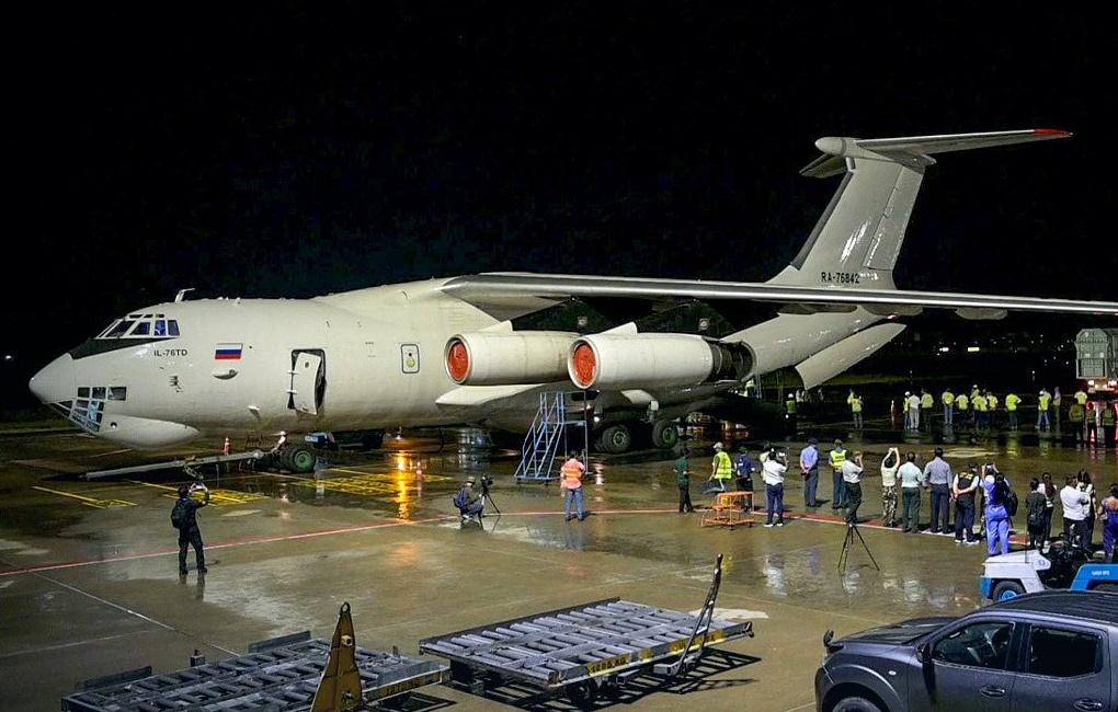 拉加於由斯里蘭卡首都科倫坡登機。(網上圖片)