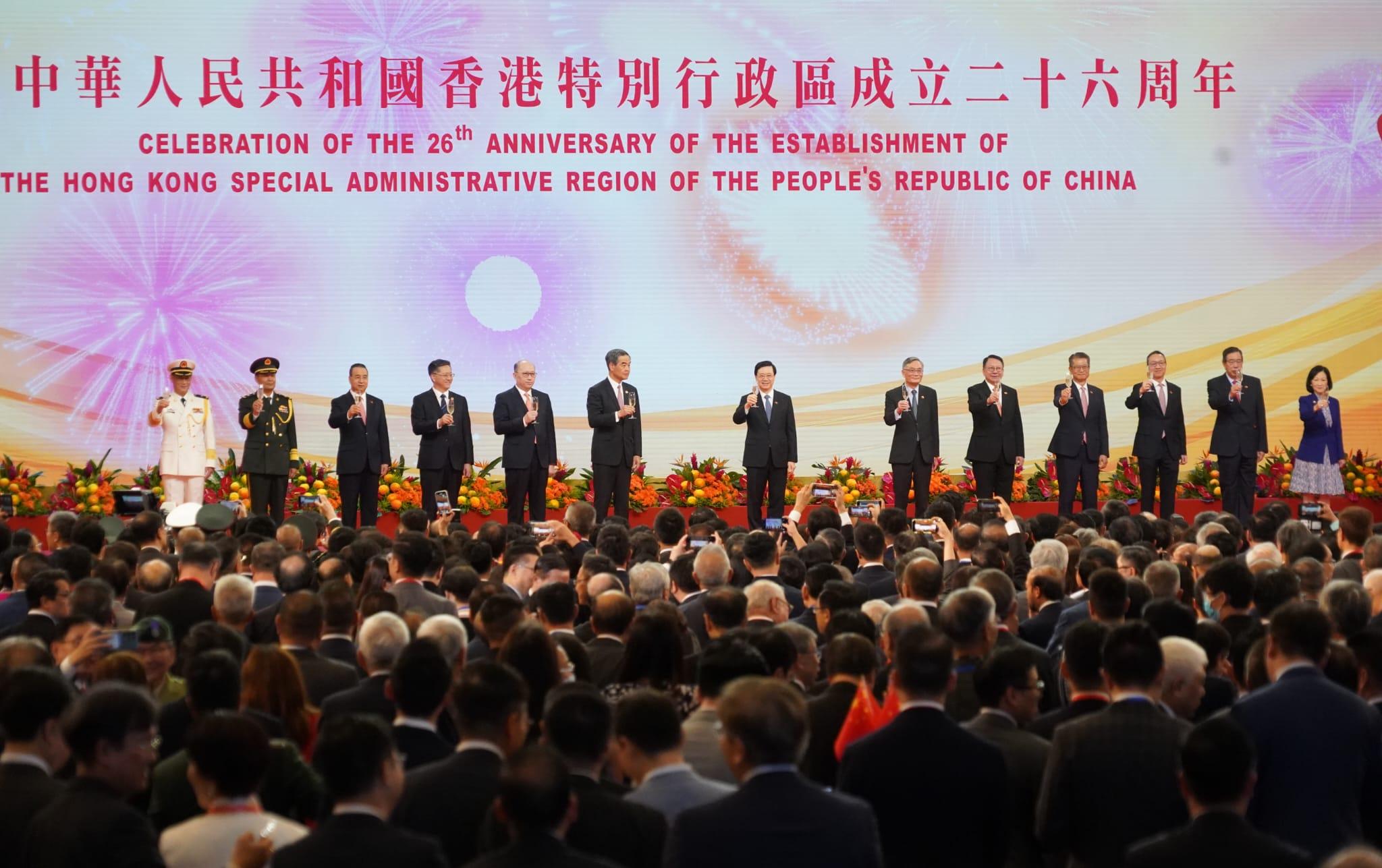 行政長官李家超在灣仔會展的慶回歸酒會上致辭。