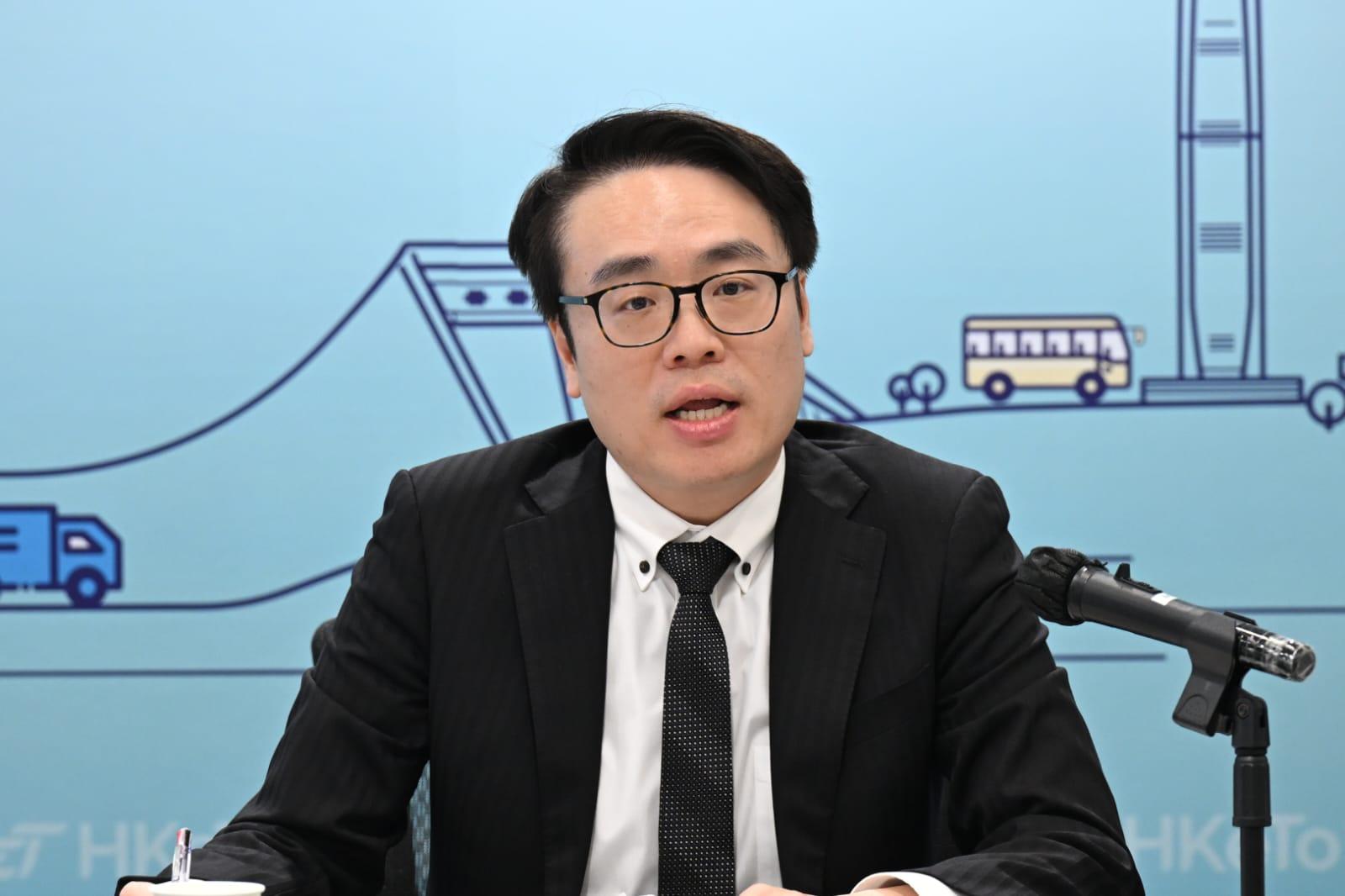 運輸及物流局副秘書長麥震宇。