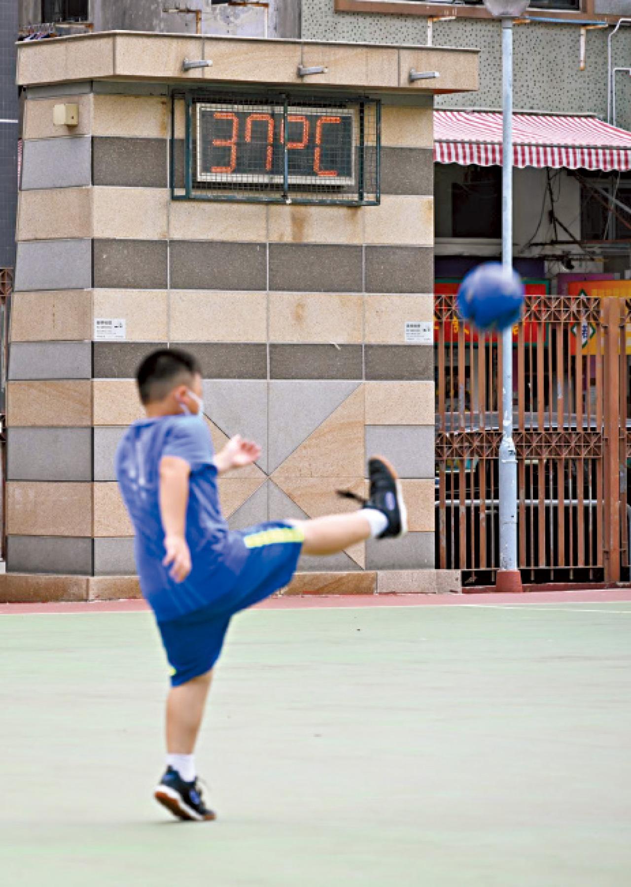 球場 天氣 酷熱