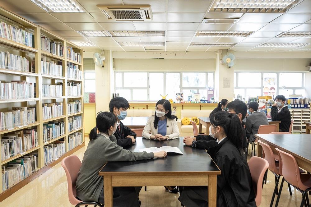 該校的「閱讀推廣組」鼓勵學生以閱讀為樂,不斷以多元化的模式,提升同學的閱讀興趣。