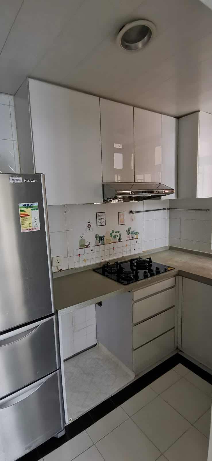 廚房空間亦闊落。