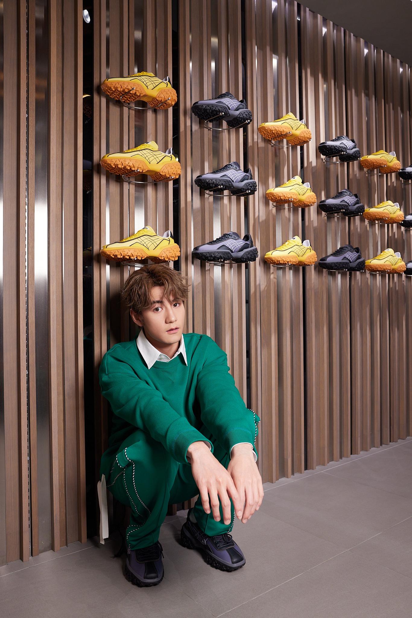 魏浚笙(Jeffrey)演繹Onitsuka Tiger聯名《街頭霸王6》ENDACTUS鞋款。