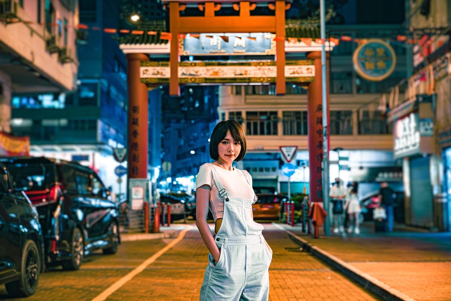 林明禎前往油麻地廟街。