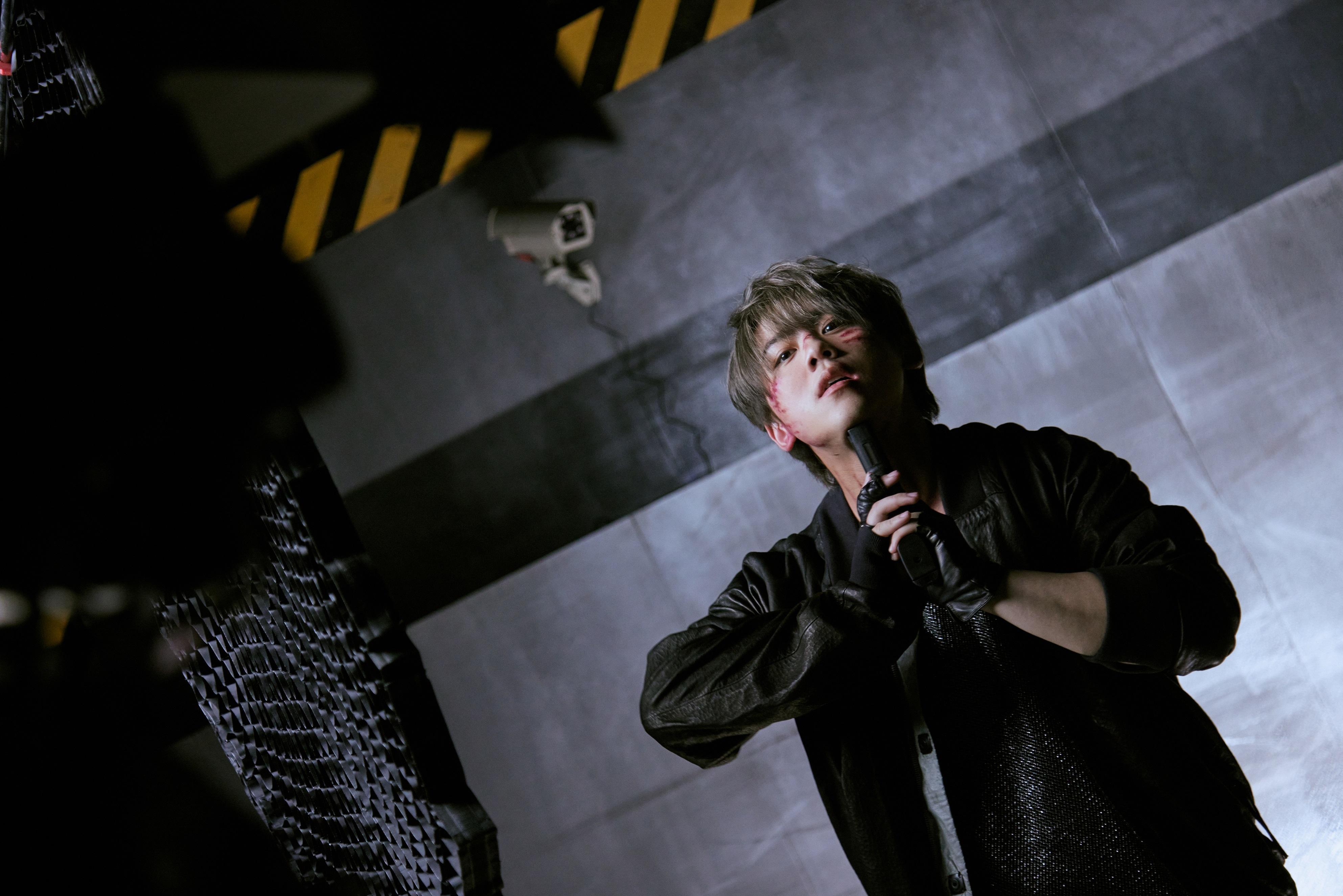 現年24歲的姜濤近年工作排山倒海,身家暴漲。