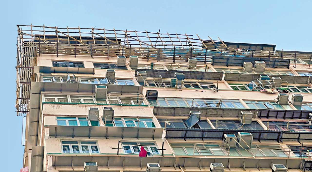 旺角道寶安大廈石屎脫落