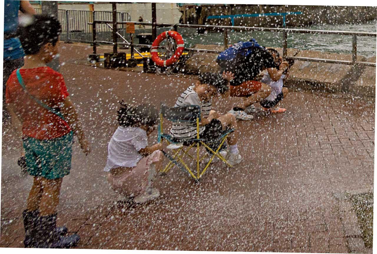 颱風泰利 8號風球