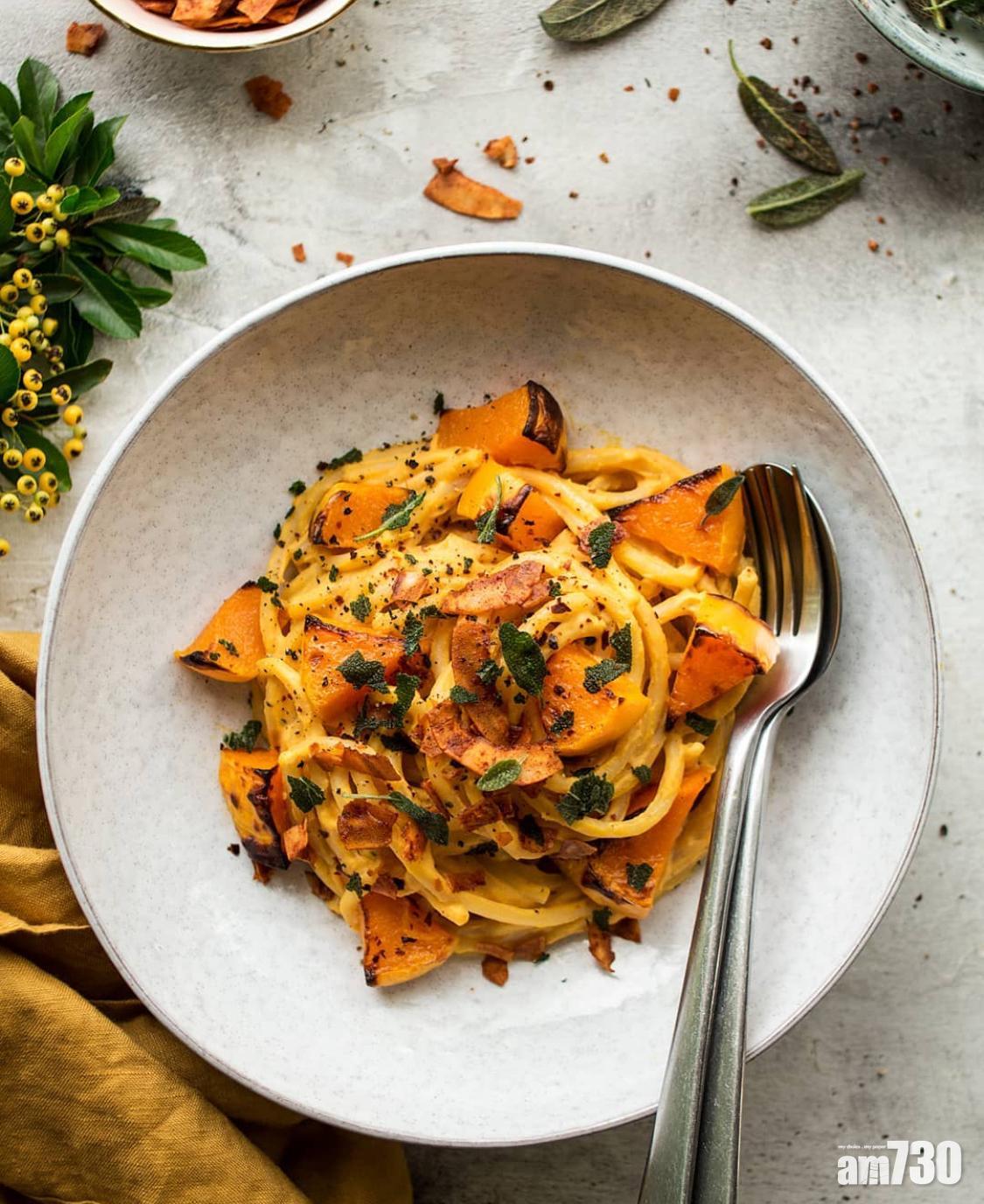 簡易食譜|如果比較喜歡其他意粉的話,亦可以用相同重量的意粉代替。(instagram@khriiiii) 3.可以留一些蒸好的南瓜用作擺盤用。(instagram@lazycatkitchen)