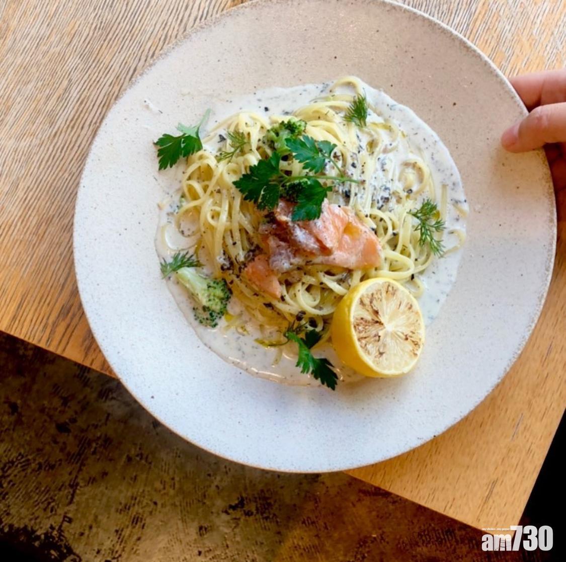 簡易食譜|若要減脂的話,記得選擇脂肪較少的煙三文魚。(instagram@lattegraphic)