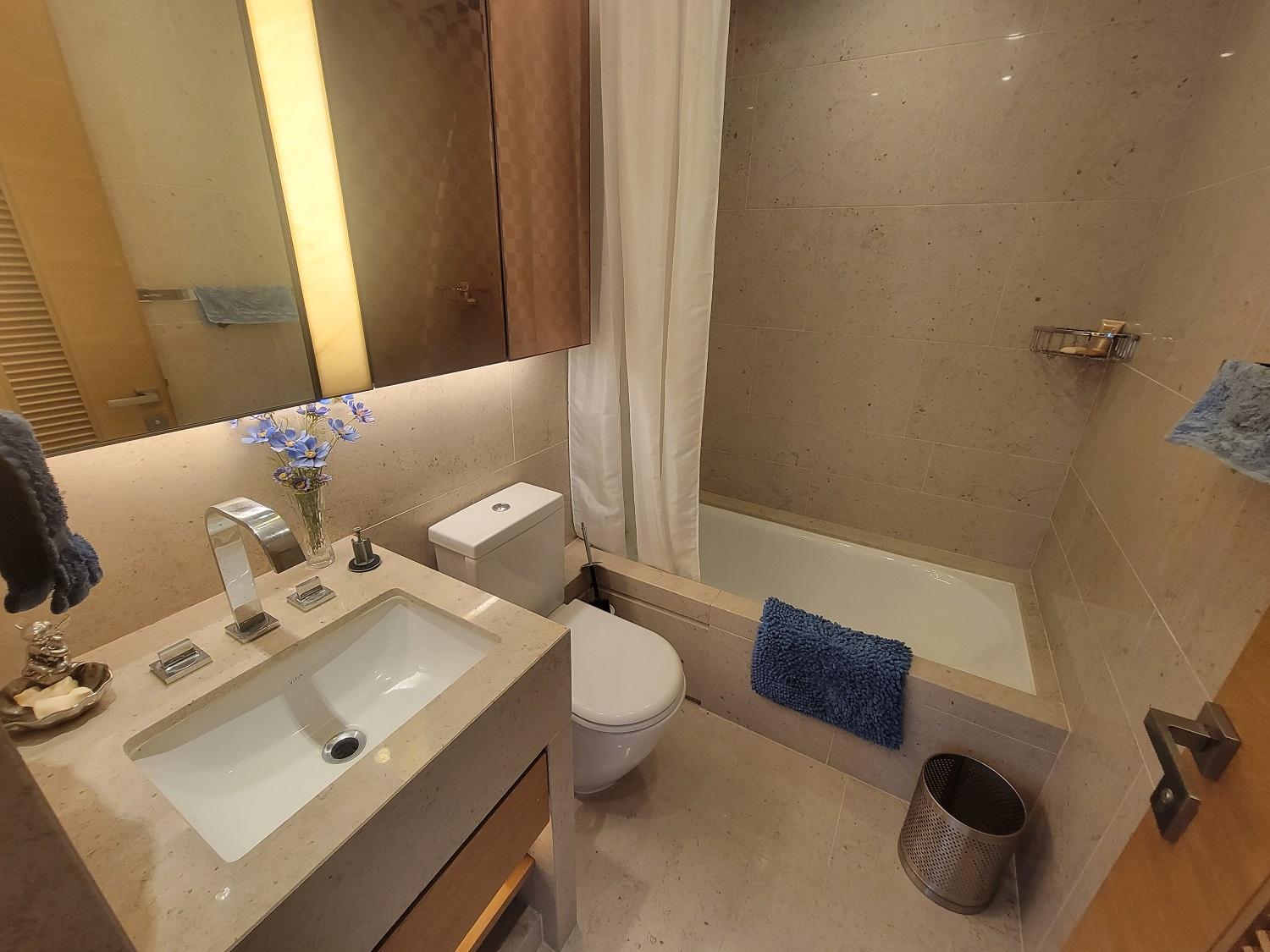 浴室屬原裝發展商裝修,保養新淨企理。