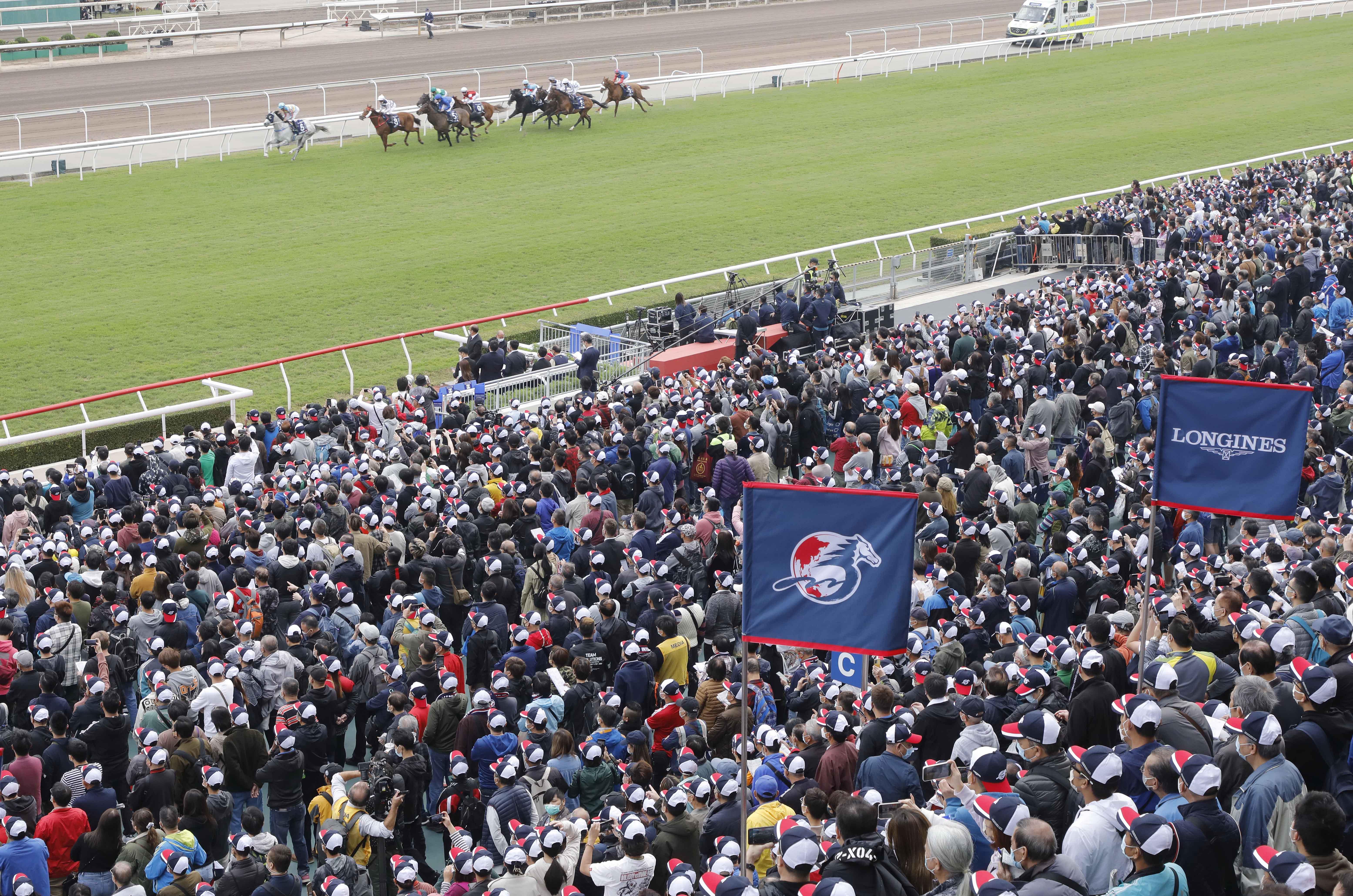 2022年浪琴香港國際賽事為全季焦點所在,在疫後首度吸引大批海外傳媒來港採訪,令全世界熱愛賽馬的人都把目光投向了香港。3