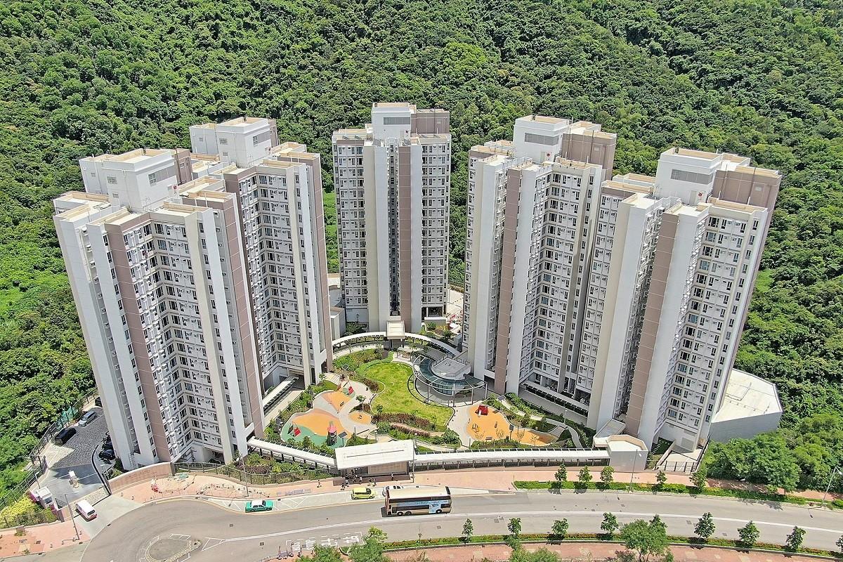 將軍澳百勝角消防處紀律部隊宿舍是香港首個以混凝土MiC興建的多層住宅樓宇。(甯漢豪網誌)