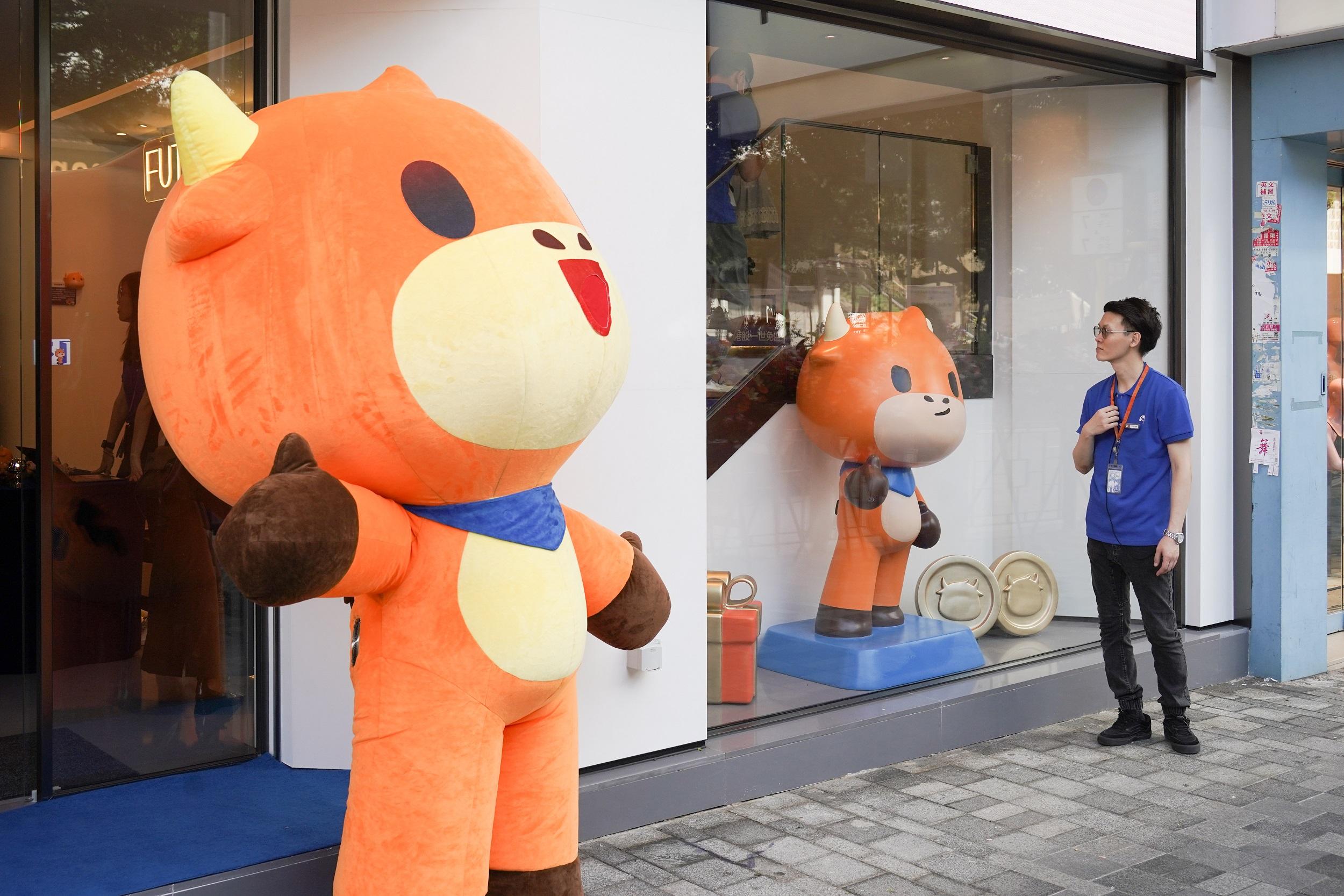 今日開幕|富途港首設實體店 擬年內再增兩間