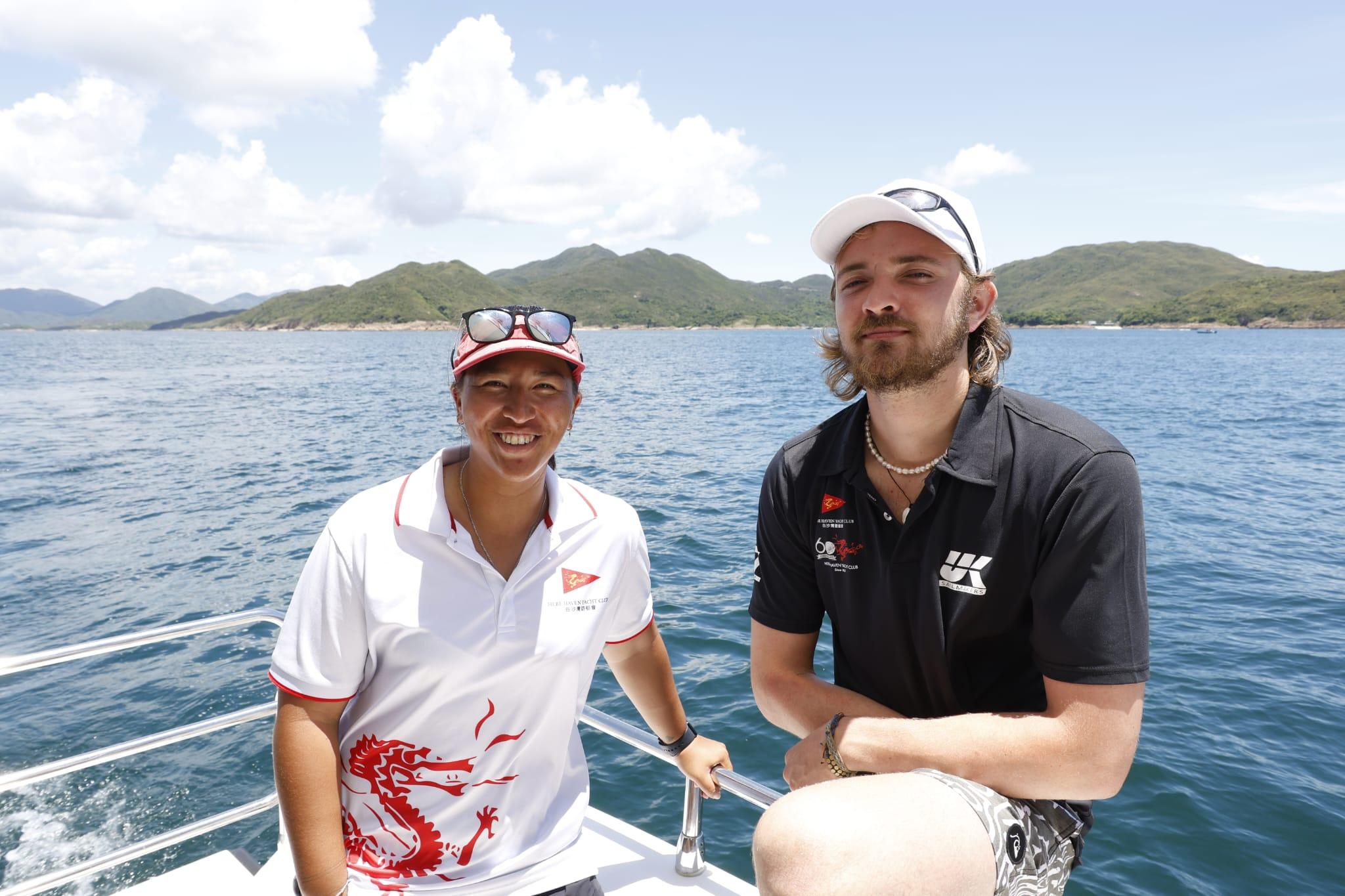 左為白沙灣遊艇會稱為首位目擊鯨魚的教練Lily Reid,以及另一名教練Sam Somerville。