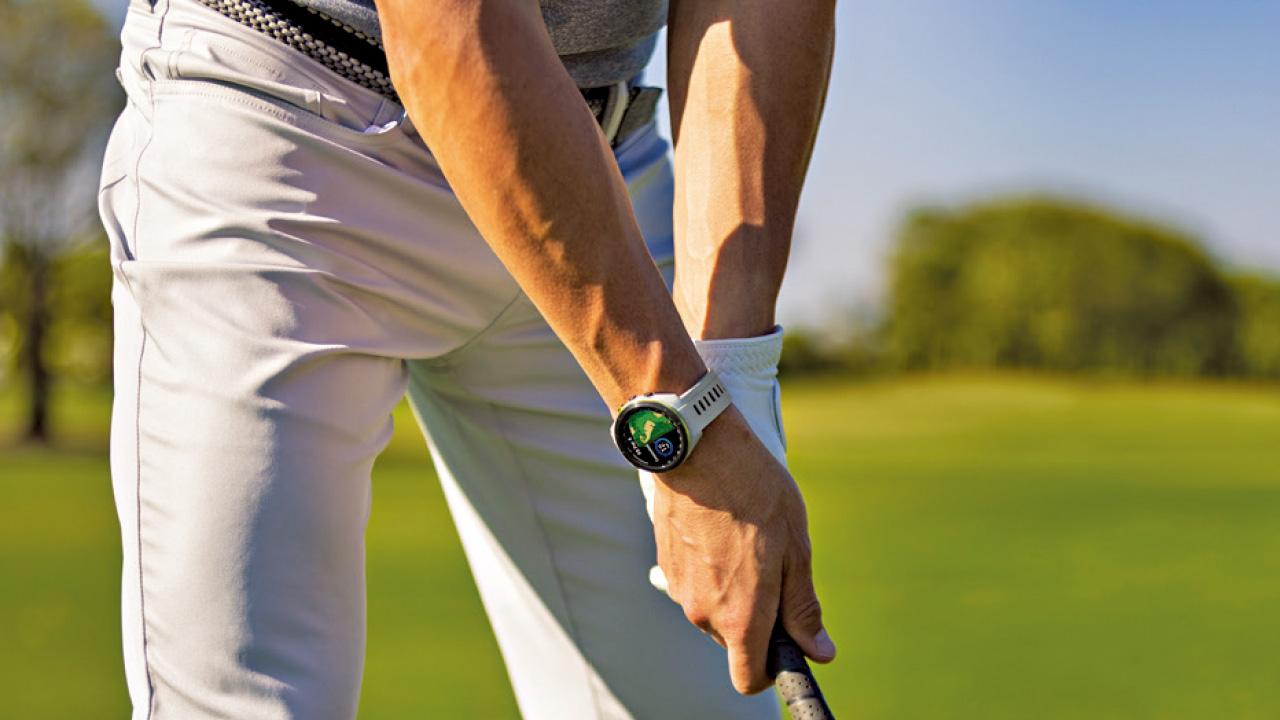 內置逾4萬高球場 打Golf必備 GARMIN Approach S70