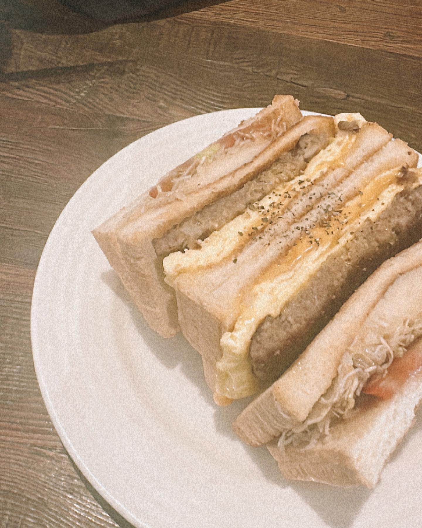 肉蛋吐司紅茶牛奶