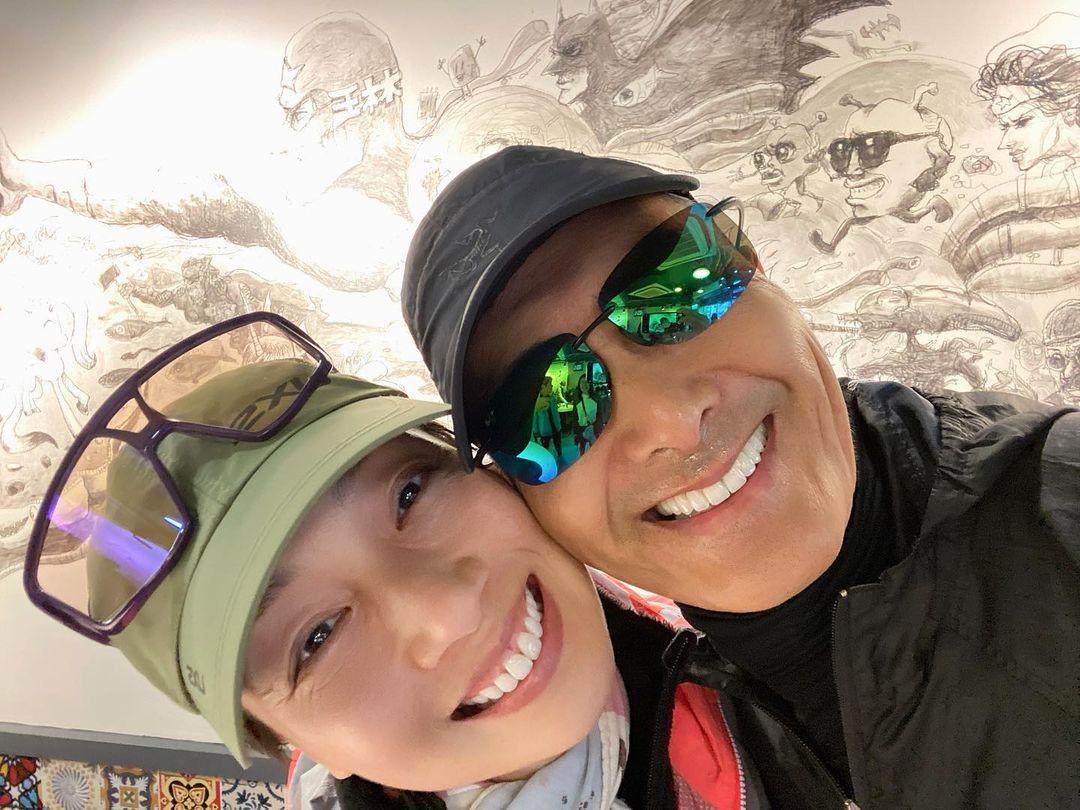 江美儀與發哥周潤發老友鬼鬼。(江美儀IG)