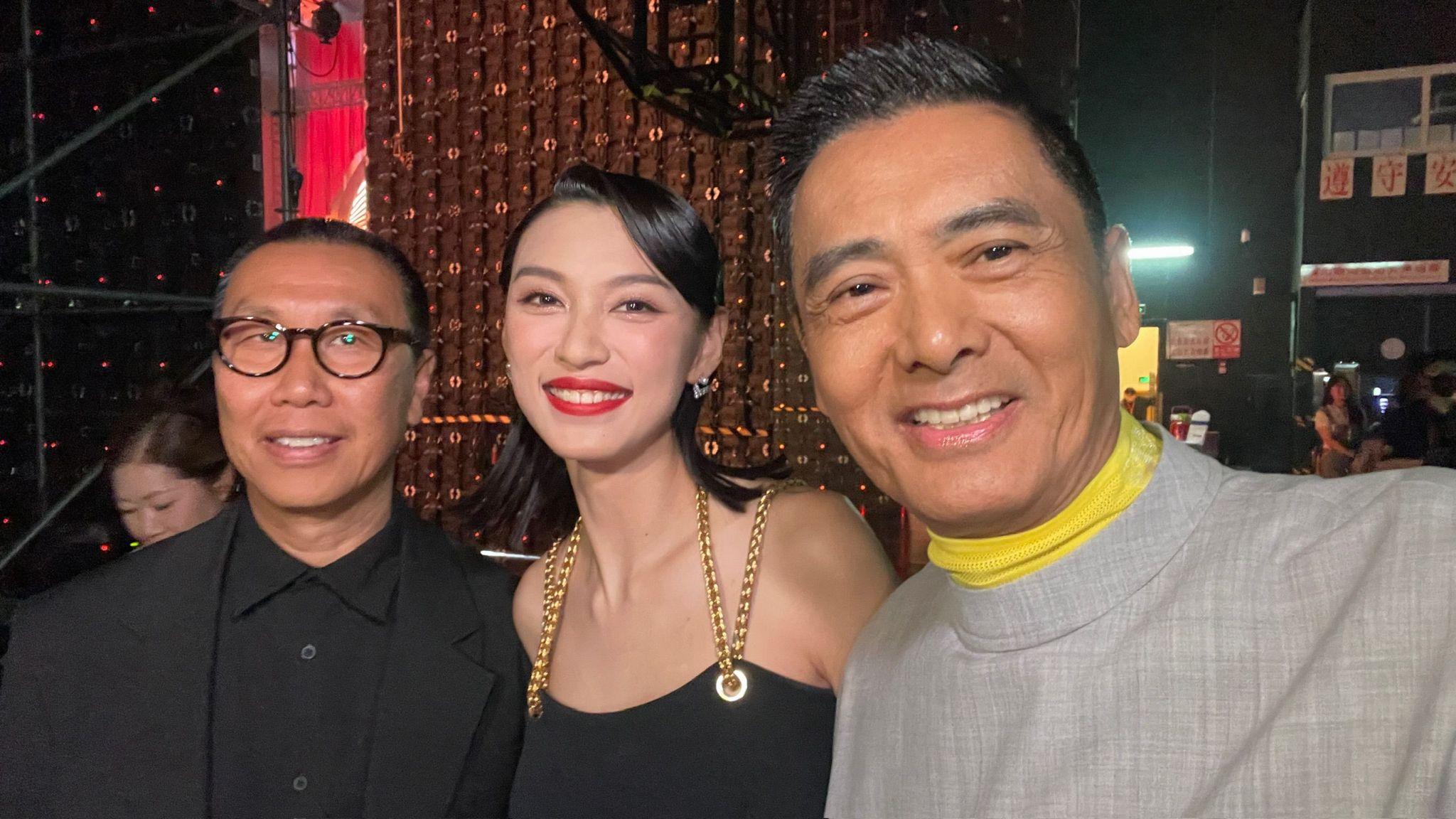 Louise早前出席蘇州昆山微博電影之夜, 剛好碰上潘耀明導演及發哥,三人都有合照留念。