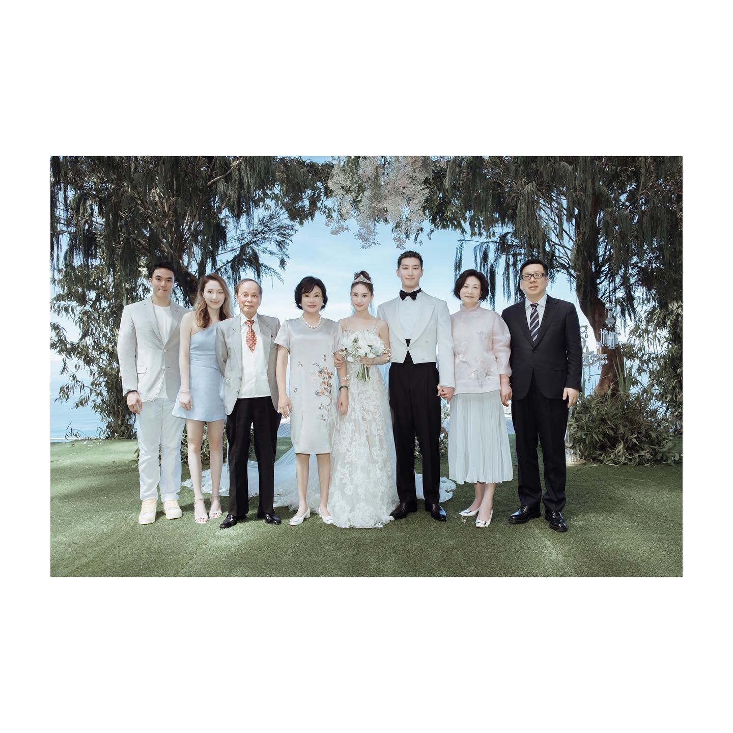 何超蓮與竇驍2023年4月18日在峇里島結婚。(何超蓮FB)