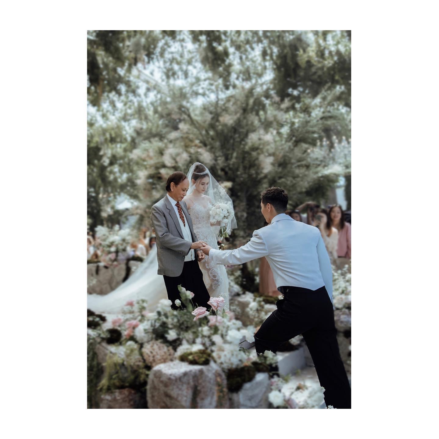 何超蓮與竇驍2023年4月18日在峇里島結婚。(何超蓮FB)