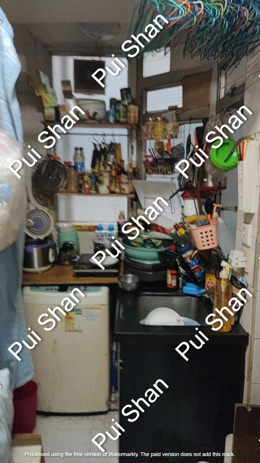 凶宅放售|網售西灣河鳳姐凶宅 叫價220萬 網民:以為成塊鏡係血 (相片來源:「業主銀主筍盤」FB群組)