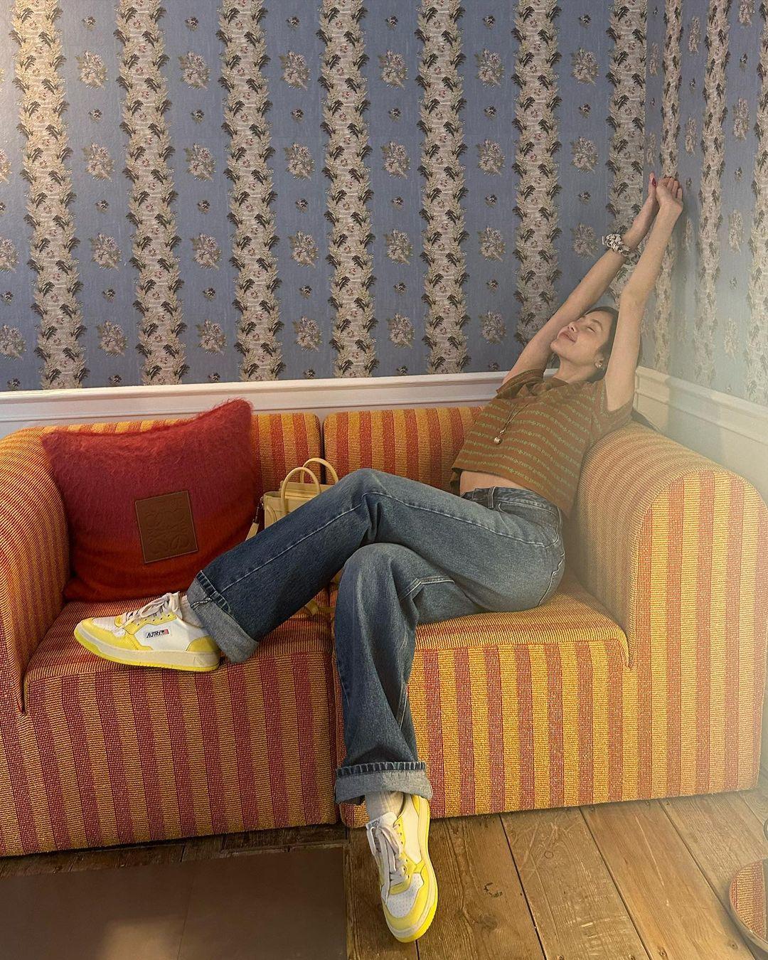 Lisa@BLACKPINK巴黎爆戀情。(@lalalalisa_m)