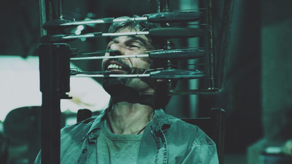 《恐懼鬥室》第10集首發海報 吸眼酷刑血壓升級