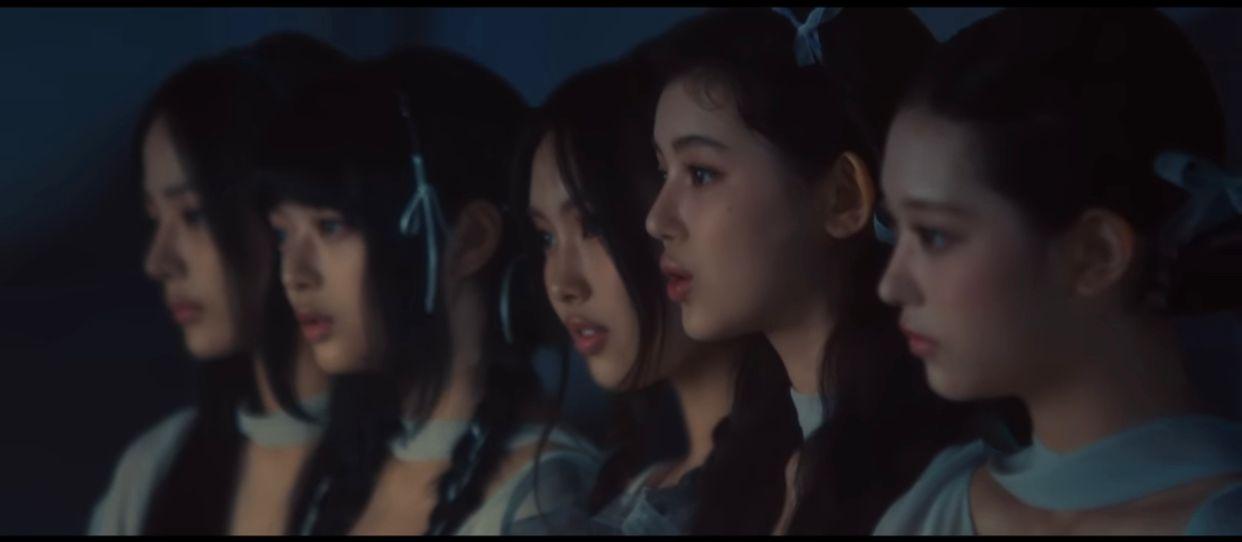 NewJeans新歌《Cool With You》公開重磅MV。