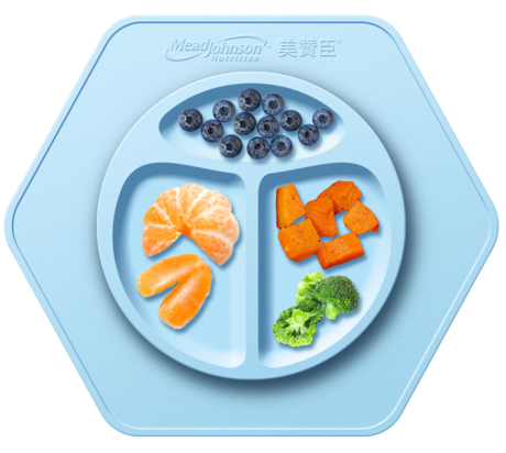 荷花BB展2023│只要掃描博覽購物優惠券QR Code,並填妥資料即賞「迪士尼美語世界」Playtime CD套裝及美贊臣防滑矽膠餐盤。