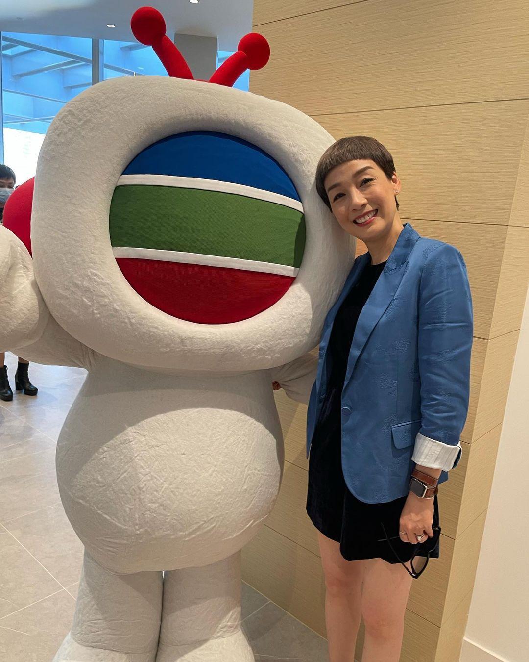 現年51歲嘅江美儀從演超過30年,先後效力ATV和TVB。