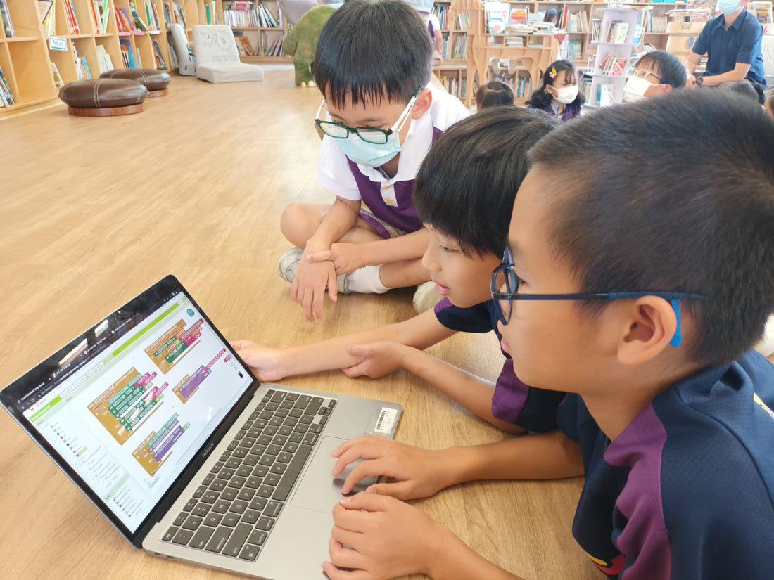 煤氣公司物聯網系統支援水耕運作,將系統免費向學校推廣,元朗八鄉中心小學成為首間採用該系統的學校。