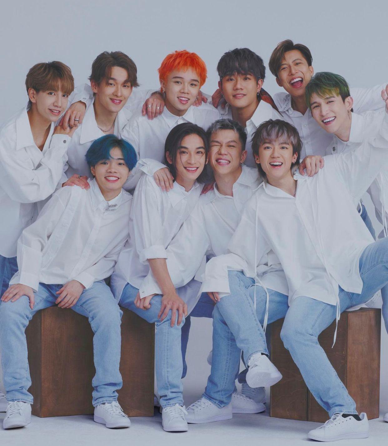 《全民造星V》今屆是非不絕,總決賽將於明晚舉行。