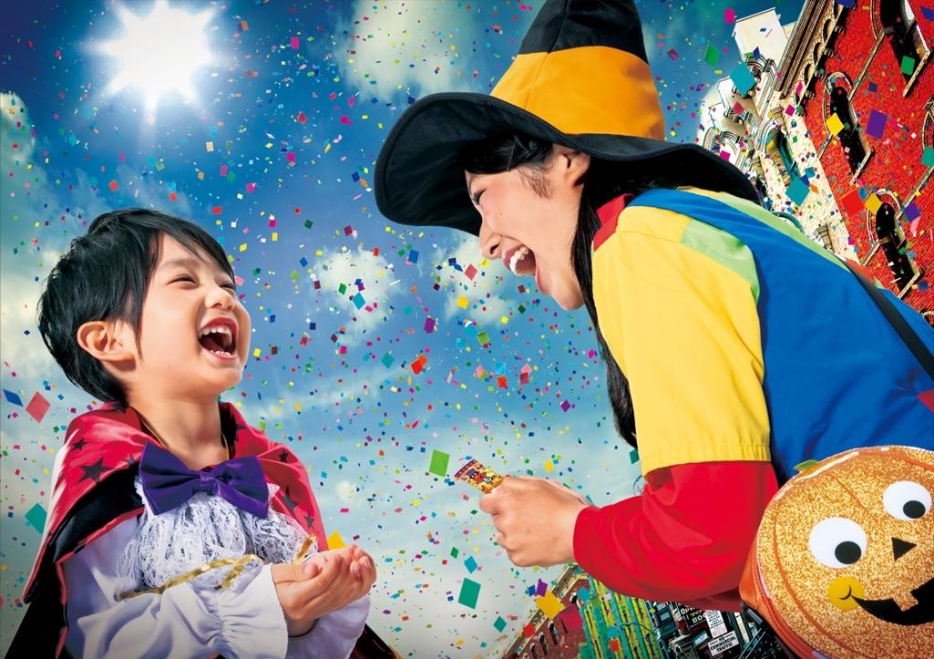 在影城中“Trick or treat!”