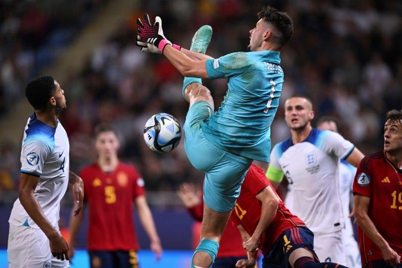 查福特整個賽事保持不失