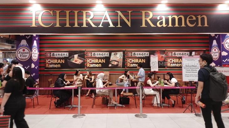 一蘭拉麵|在印尼的pop up店也設有一般座位。(互聯網)