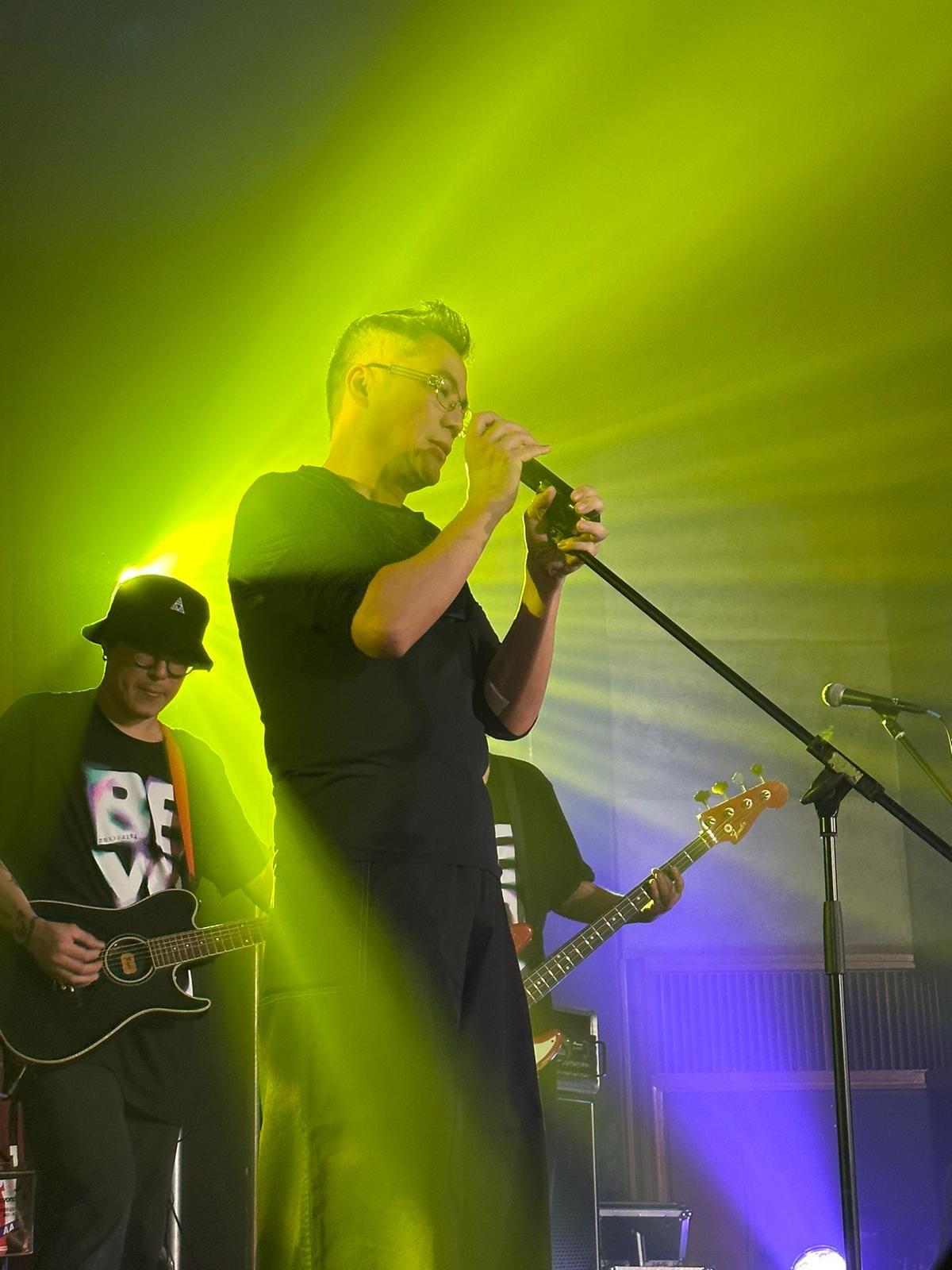 上月12日一場Beyond的40周年演唱會,Joi在當晚獻唱《望》。