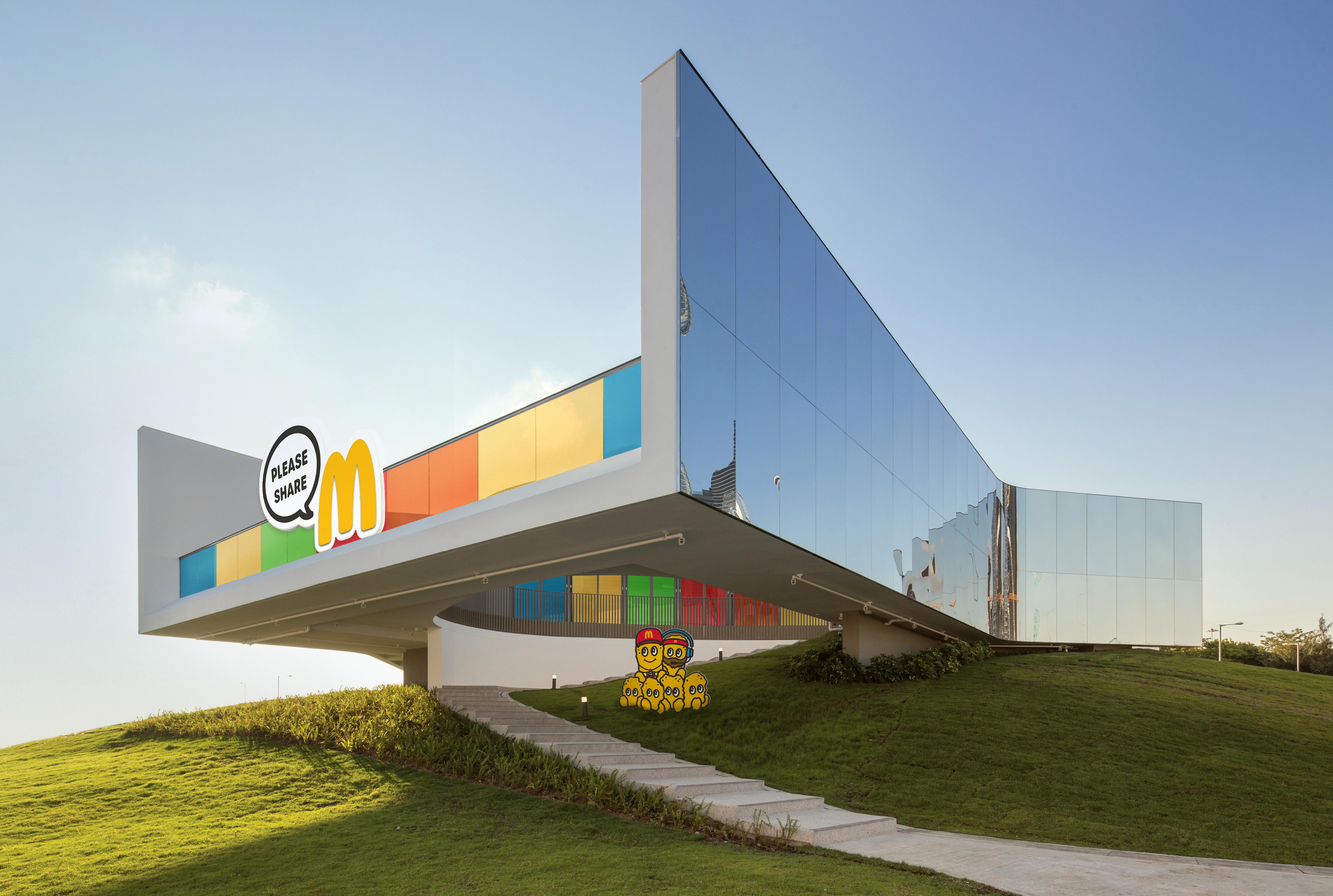 Team McNuggets®登陸西九文化區Arts Pavilion與大家一起慶祝麥樂雞40週年!