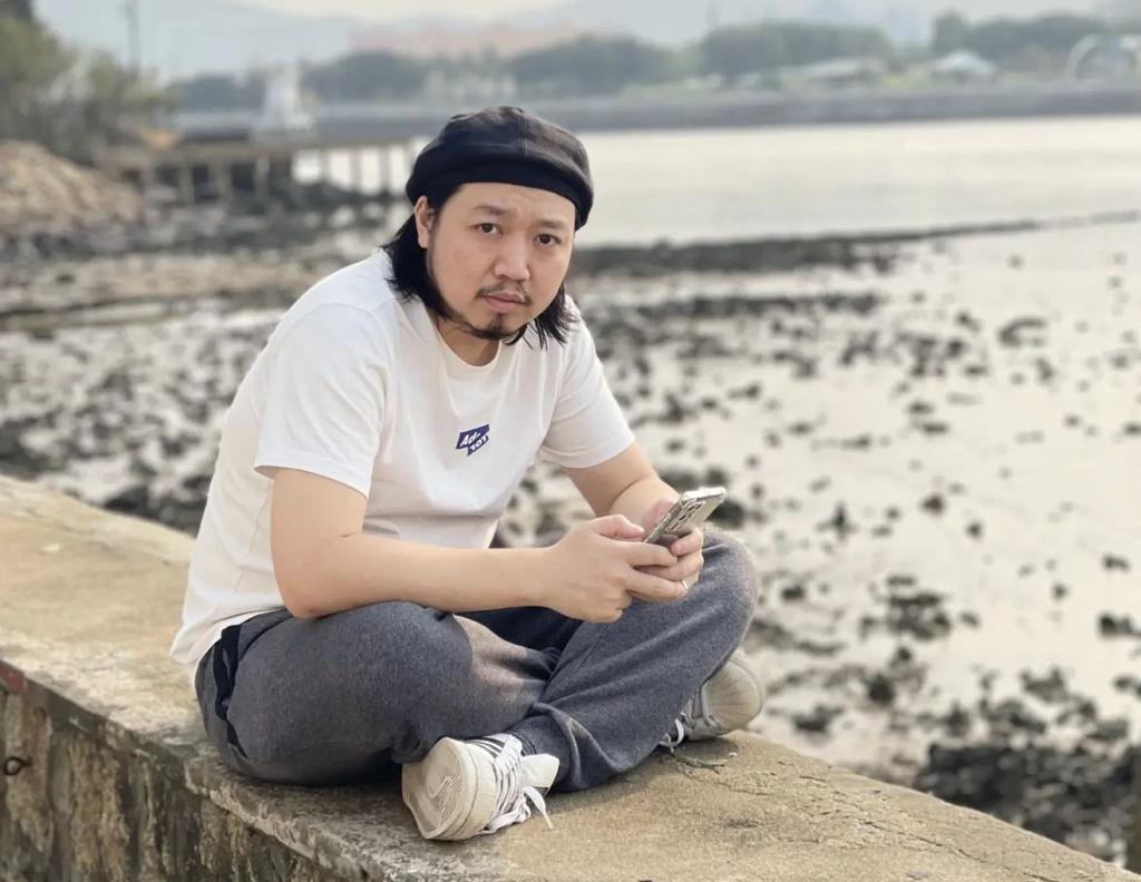 微辣前經理人阿晶日前逝世後,江流(阿丞)剖白同阿晶係互相支持嘅情緒病病友