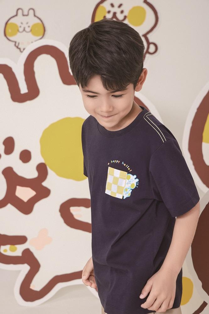 除了簡約可愛的白色阿Bun印花T恤款式外,該系列還推出漸變色調之T裇單品,男童及男裝款式用上淺藍色,女童及女裝款式則用上粉紅色,設計獨特、質料舒適,非常適合今個暑假一家大小到處遊玩探索。