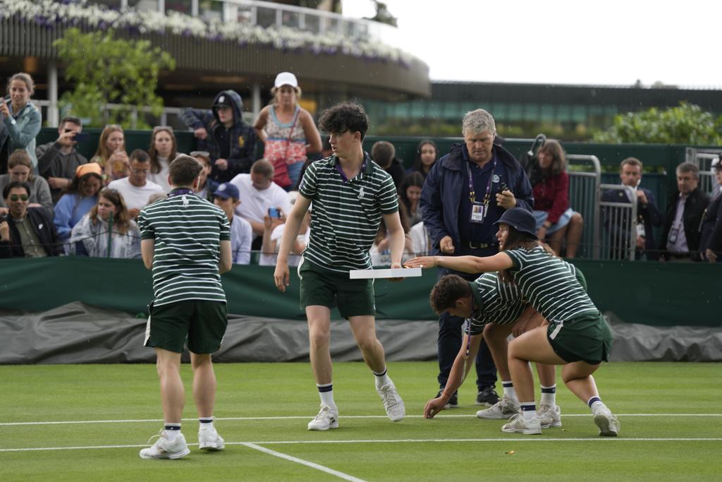 環保分子大鬧溫布頓網賽「機場式」安檢淪笑話