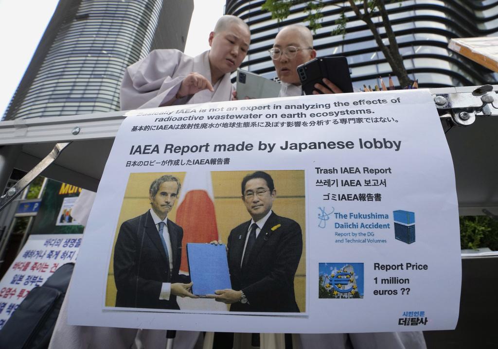 南韓人抗議日本排放核處理水。(美聯社)