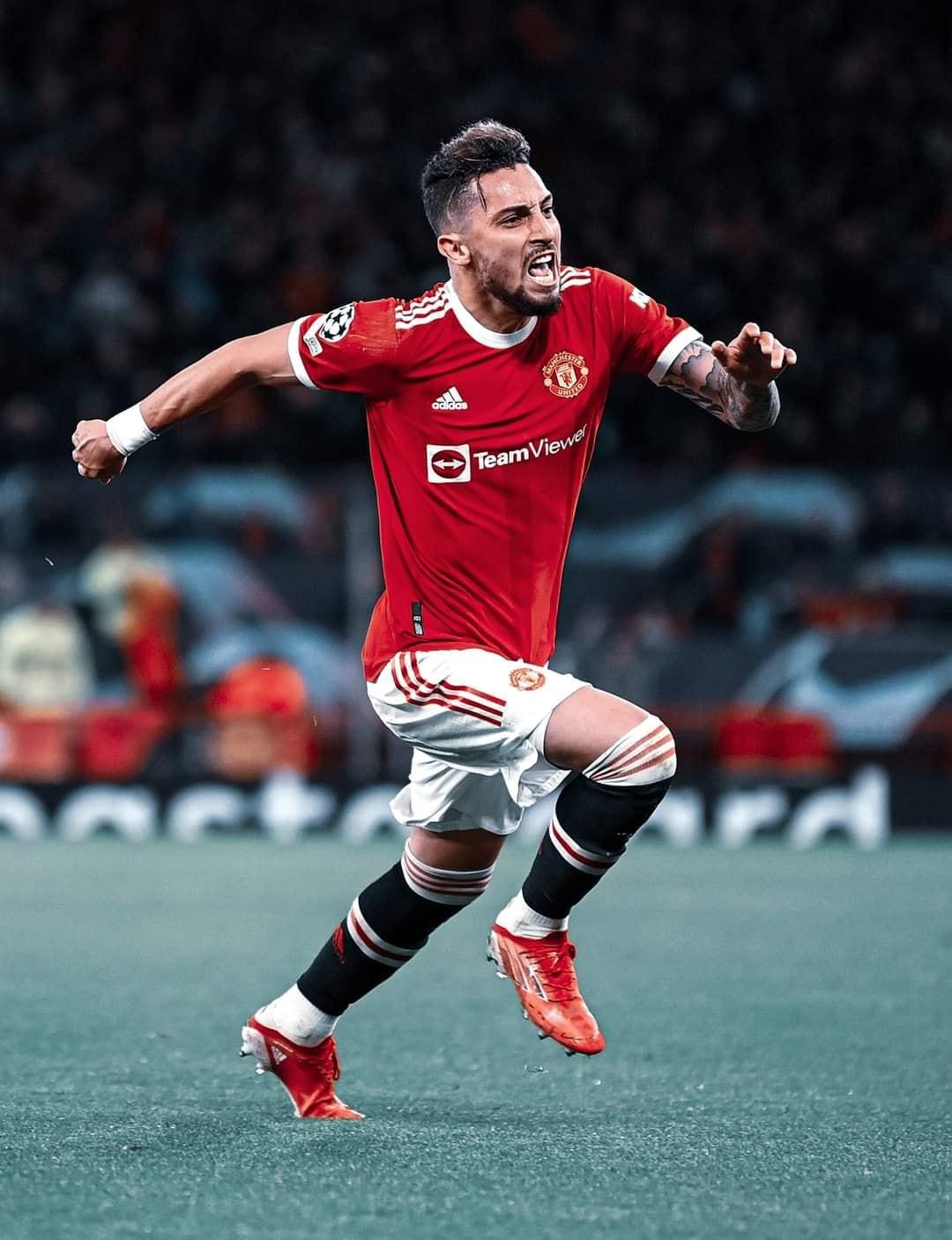 阿歷士迪尼斯外借西維爾回歸。